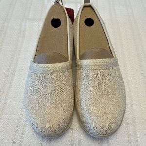 Skechers Air-cooled Memory Foam Cream Lace Shoes